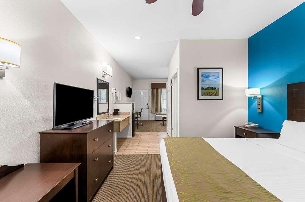 Best Western Delhi Inn Номер фото