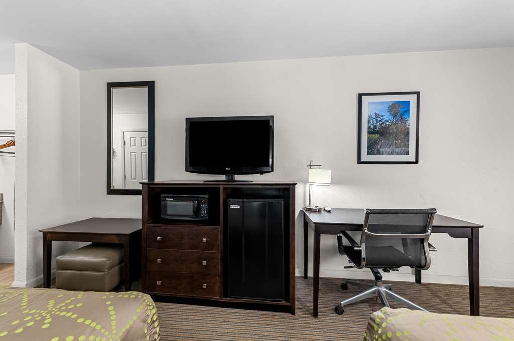 Best Western Delhi Inn Номер фото